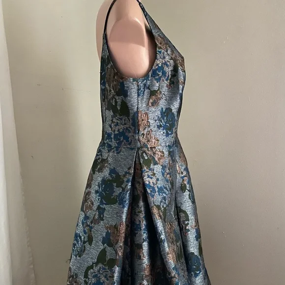 Gal Meets Glam Dress Size 12 - Picture 9 of 13